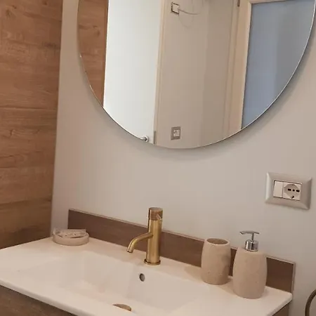 Casa Rosamari - Su Lago Di Posta Fibreno, Appartamento Con Camino Exterior photo