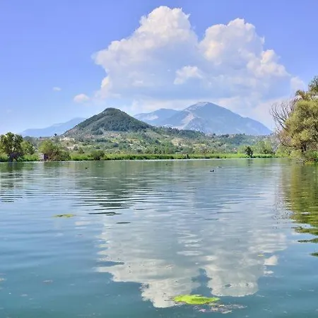 Casa Rosamari - Su Lago Di Posta Fibreno, Appartamento Con Camino Exterior photo